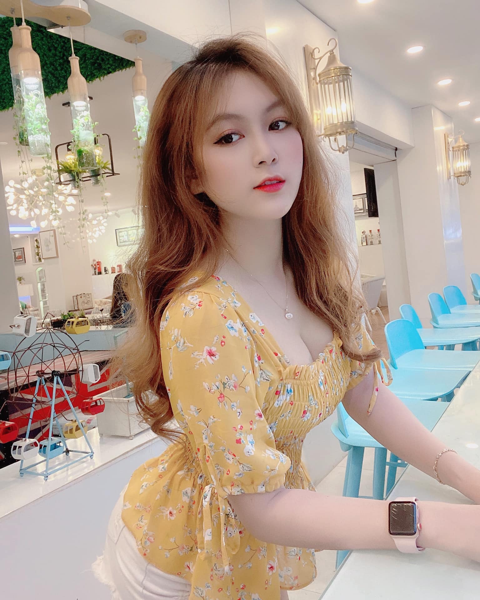 Ảnh nền gái xinh secxy Tuyết Băng cute sexy mới cập nhật