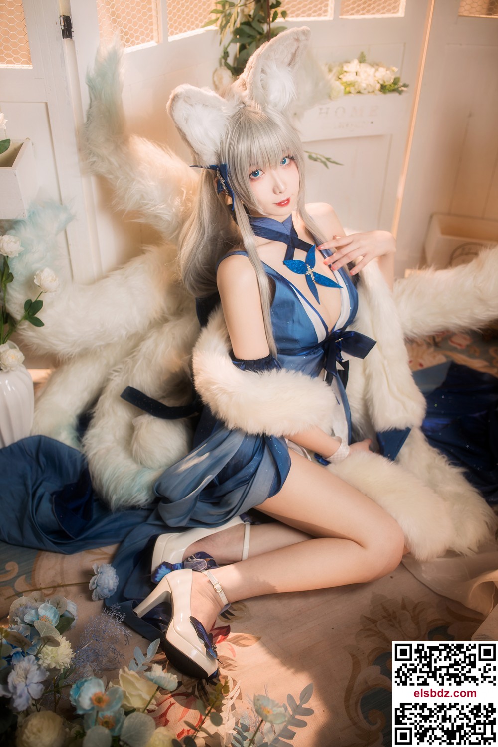 Hình nền gái xinh cosplay nhân vật anime Minh Anh khoe body khó cưỡng