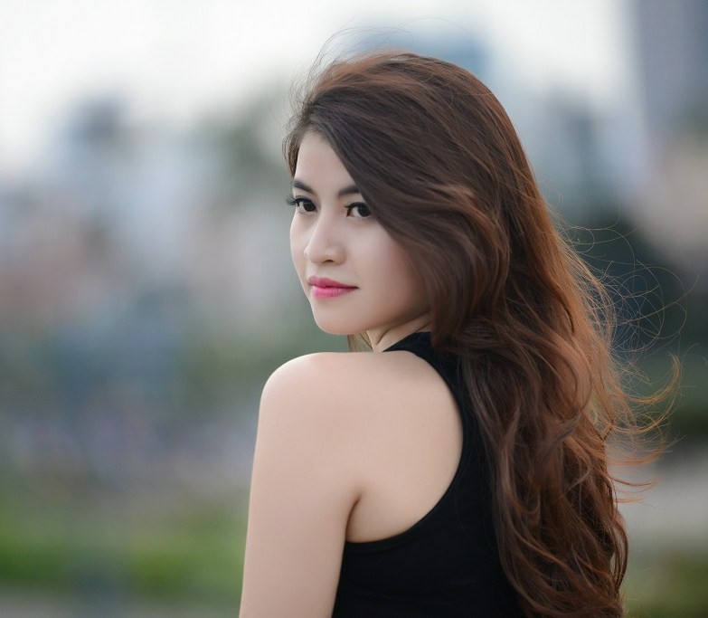 Chia sẻ hinh hotgirl Hà Phương cool ngầu cuốn hút