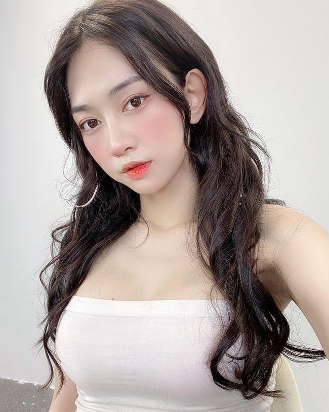 Chia sẻ ảnh gái xinh nhất tik tok Hoài San siêu cute hot nhất