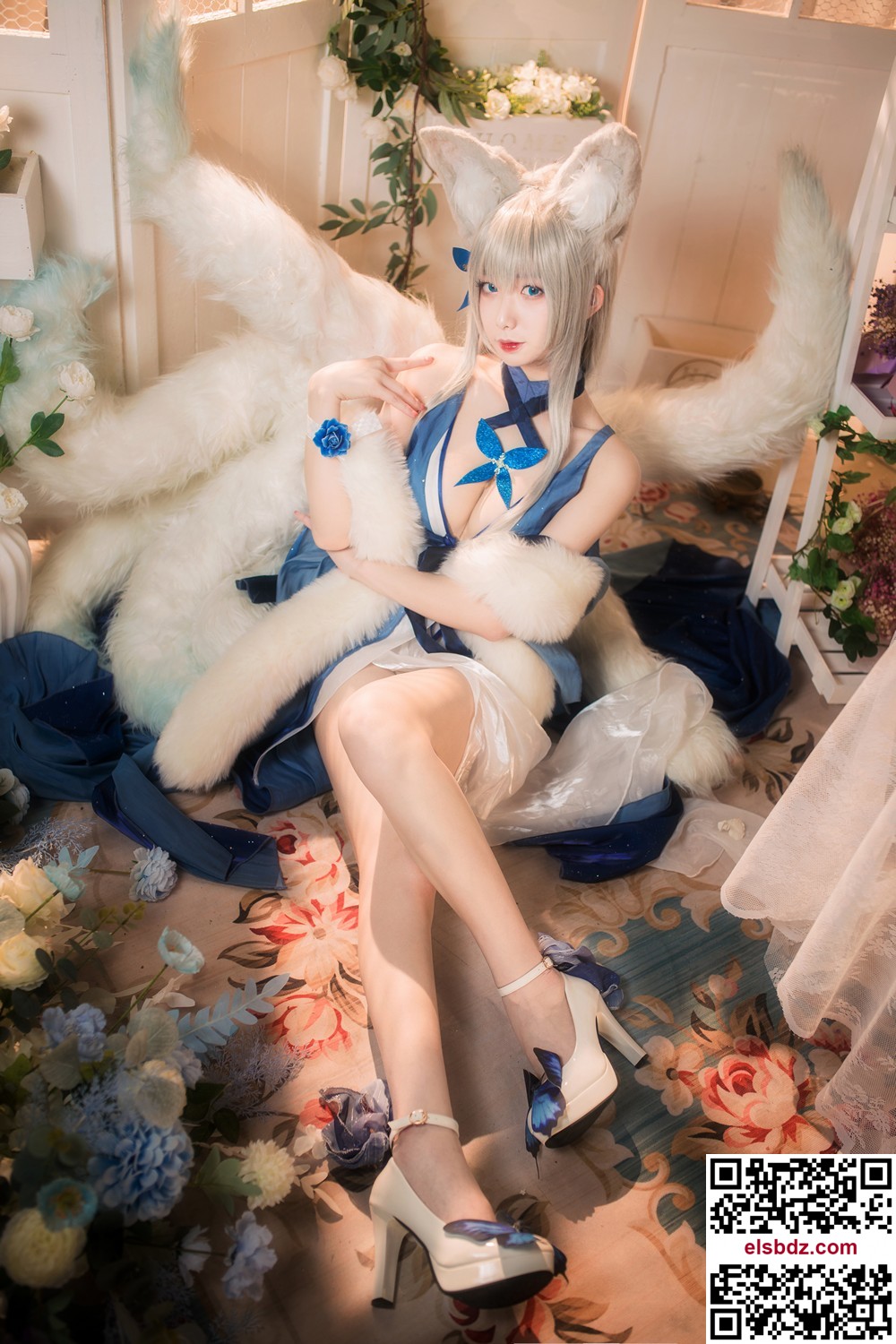 Ngắm hình gái xinh cosplay y tá Thu San sexy thu hút