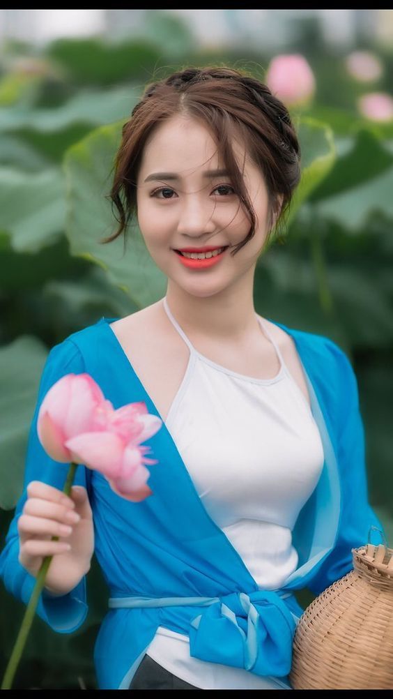 Ảnh hình nền hotgirl Hạnh Linh mặt mộc mới cập nhật