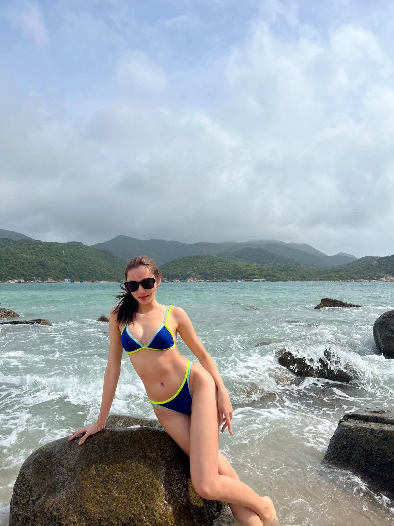 Ngắm hình Nguyễn Thúc Thùy Tiên bikini dáng đẹp nhất